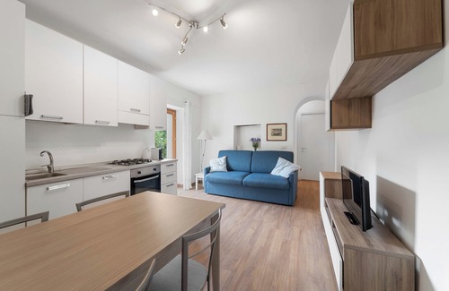 Colico House | Charming Farmhouse Antico Borgo A1 with Pool & Garden