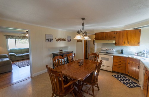 Farmington Other | Relaxing Farmhouse at Fernstone with Pool & Hot Tub