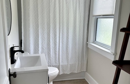 Burton Other | Family-Friendly Farmhouse at Memory Lake - Rated 10/10