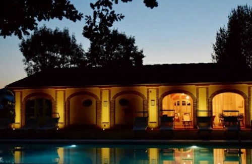 Orentano Apartment | Charming Farmhouse Borgo ai Lecci with Pool & Breakfast