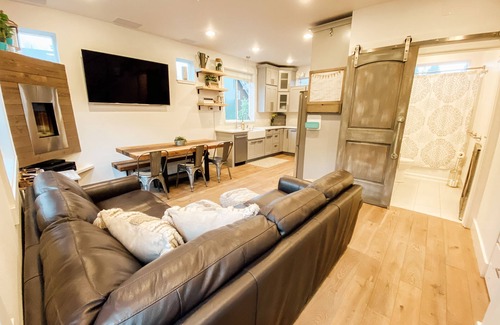 Snoqualmie House | Scenic Farmhouse by the Falls with Lake View & Family Amenities