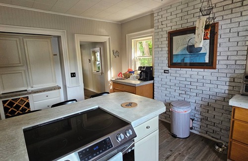 East Jordan House | Experience Division & Main: 10/10 Family-Friendly Escape