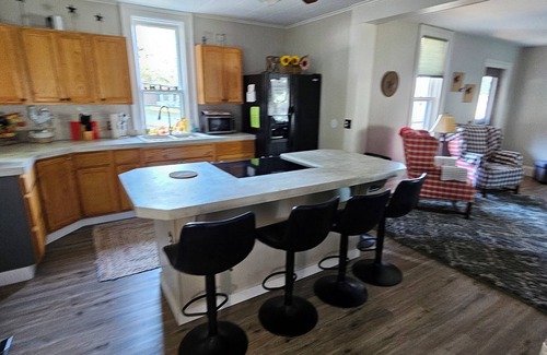 East Jordan House | Experience Division & Main: 10/10 Family-Friendly Escape