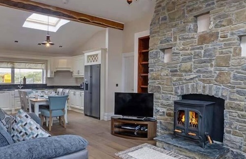 Lisdoonvarna Cottage | Family-Friendly Farmhouse in Lisdoonvarna, County Clare