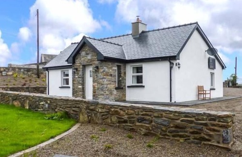 Lisdoonvarna Cottage | Family-Friendly Farmhouse in Lisdoonvarna, County Clare