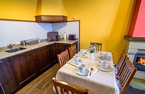 Posada de Valdeon Cottage | Inviting Farmhouse in Florence - Perfect for Families