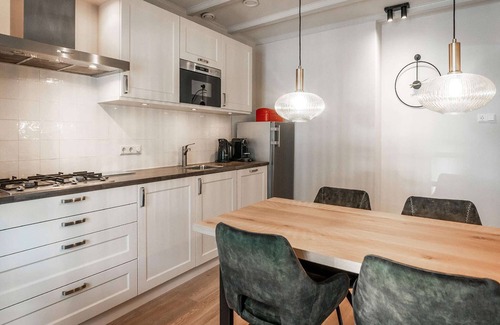 De Cocksdorp Other | Cozy Flat in De Cocksdorp with Kitchen & Breakfast Included