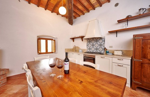 San Macario In Monte Apartment | Idyllic Farmhouse Il Canneto Apt. Moon Near Siena