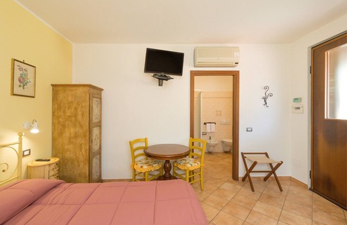 Campiglia Marittima Other | Inviting Stay at Farmhouse "Il Girasole - Cappero" with Pool