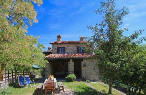 Apecchio House | Cozy Apecchio Farmhouse with Pool, Garden & Pet Friendly