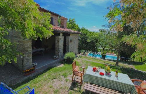 Apecchio House | Cozy Apecchio Farmhouse with Pool, Garden & Pet Friendly