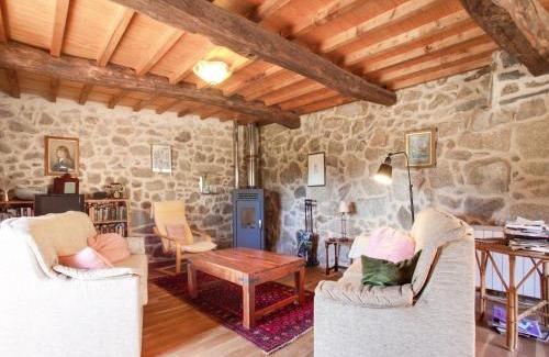 Panton House | Family-Friendly Getaway at Belvilla by OYO Casa Ribeira Sacra