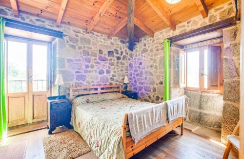 Panton House | Family-Friendly Getaway at Belvilla by OYO Casa Ribeira Sacra