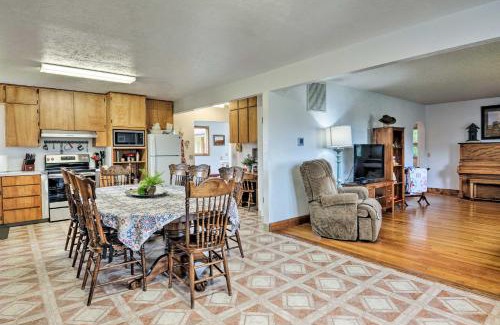 Grangeville House | Idyllic Farmhouse Retreat Near Gravity Hill with Spa Access
