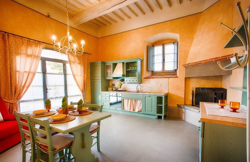 Ponte Buriano House | Inviting Farmhouse Retreat in Castiglion Fibocchi