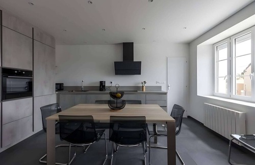 Laigne-en-Belin Apartment | Farmhouse in Laigné near Le Mans Circuit