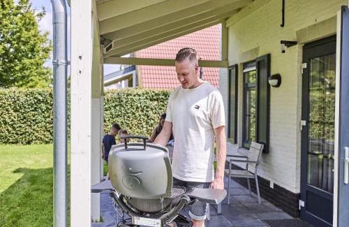 Roggel Villa | Relaxing Villa with Sauna & Bubble Bath in Limburg