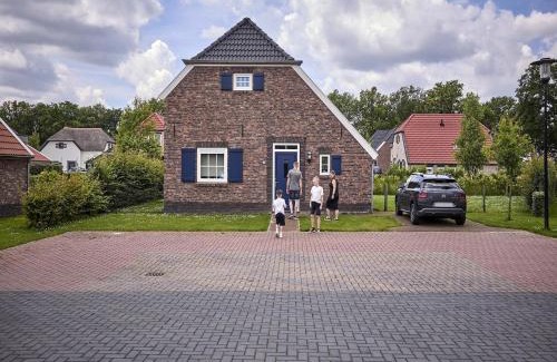 Roggel Villa | Elegant Holiday Home with Sauna and Pool in Limburg