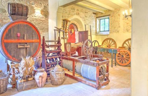 Marsciano House | Inviting Farmhouse in Marsciano with Pool & Vineyards