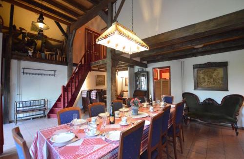 Municipality of Bergen op Zoom House | Farmhouse in Nieuwleusen near Lake and Nature, cleaning included