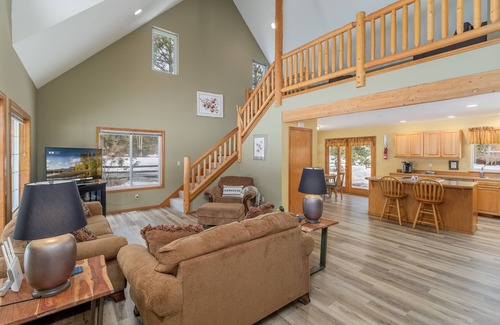 Leavenworth House | Cozy 2-Bedroom Farmhouse in Plain with Pet-Friendly Amenities