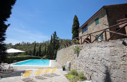 Pieve di Chio House | Elegant Farmhouse Retreat with Pool & Breathtaking Views