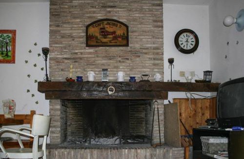Rupoli House | Relaxing Getaway at Holiday Home Fiorenzuola Acacie