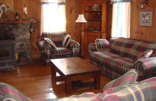 Otis Other | Cozy Farmhouse on Otis Pond: Rated 10/10 with Breakfast