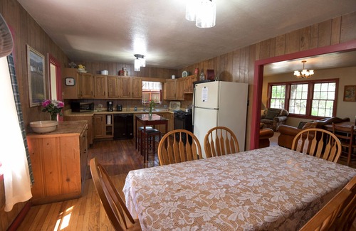 Vanderpool Other | Scenic FarmHouse on the Creek - Guest Rated 9.8/10