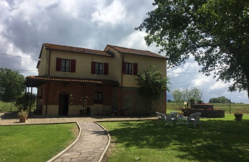 Le Piazze Villa | Idyllic Farmhouse Podere Delle Querci with Ocean Views