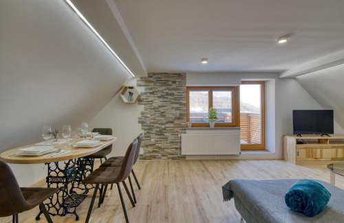 Vransko House | Raspberry Farmhouse: Pool, Spa & Perfect for Families