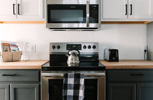 Tri-Cities Other | Top-Rated Farmhouse Style Guesthouse in Kennewick