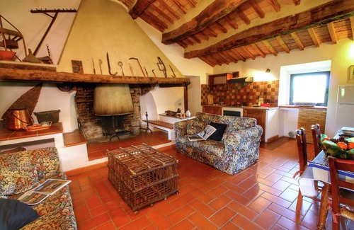 Castiglione d'Orcia House | Farmhouse With Pool, Views