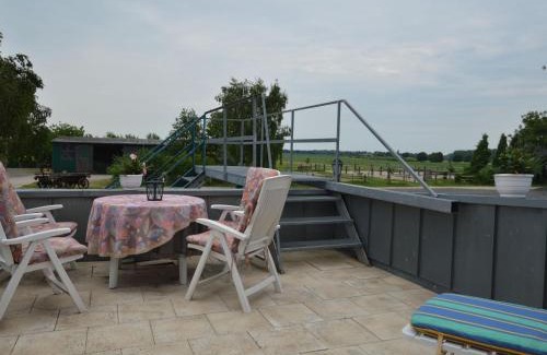 Juechen Apartment | Cozy Farm Retreat Near Düsseldorf: Family & Pet Friendly