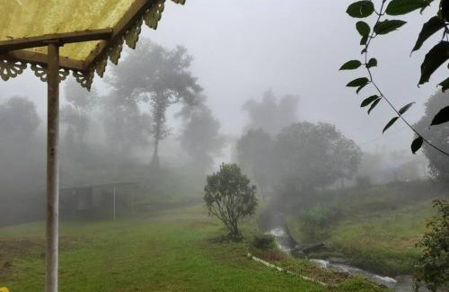 Elappara House | Cozy Farmstay in ചില്ലുകൂടാരം with Family-Friendly Amenities