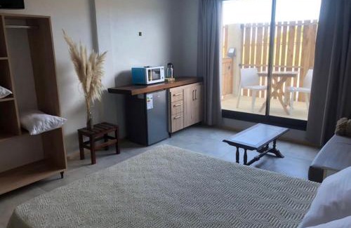 Las Colinas de Peralta Ramos Apartment | Faro Aparts: Family-Friendly Retreat with Pool & Breakfast