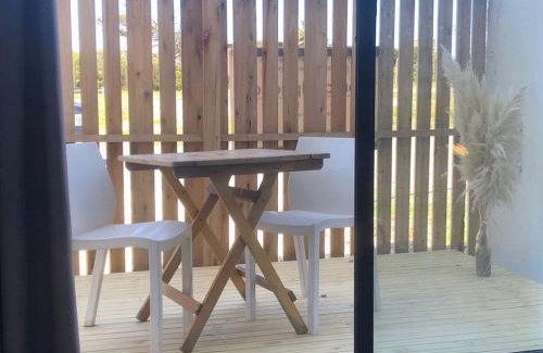 Las Colinas de Peralta Ramos Apartment | Faro Aparts: Family-Friendly Retreat with Pool & Breakfast