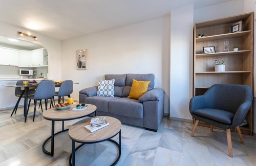 Benalmadena Costa Apartment | Faro's Arroyo de la Miel Apartment in Malaga