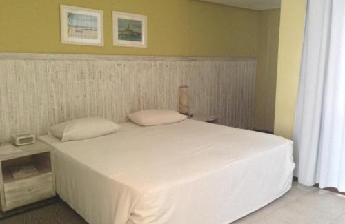 Itapua Hotel | Discover Farol de Itapuã Praia Hotel with Oceanfront Views