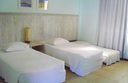 Itapua Hotel | Discover Farol de Itapuã Praia Hotel with Oceanfront Views