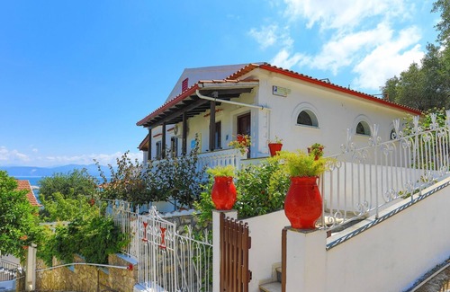 Gaios Apartment | Cozy Faros Tria in Gaios: Ideal for Families, Breakfast Included