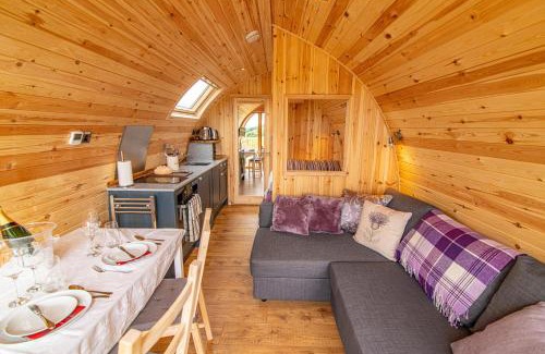 Aberfeldy Apartment | Pet-Friendly Glamping Pod with Hot Tub at Pitilie Pods