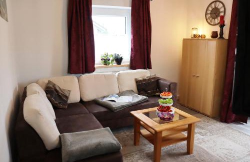 Traunreut Apartment | Top Rated Fasanengarten: Family & Pet Friendly Retreat