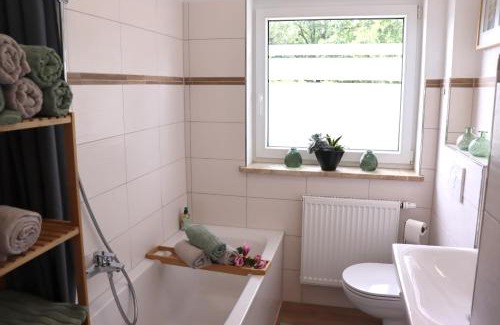 Traunreut Apartment | Top Rated Fasanengarten: Family & Pet Friendly Retreat