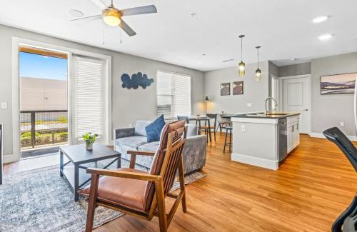 Fort Worth Apartment | Fascinating 2BD 2BA w Beautiful Pool in Fort Worth
