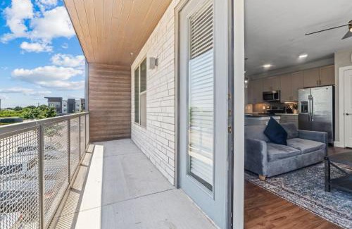 Fort Worth Apartment | Fascinating 2BD 2BA w Beautiful Pool in Fort Worth