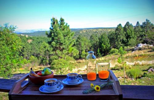 Calamuchita Valley Ski Chalet | Oceanfront Retreat at Fase a Tierra with Breakfast Included