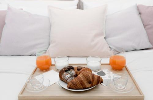Tricolore Apartment | Stylish Fashion Loft Just 8 Minutes from DUOMO