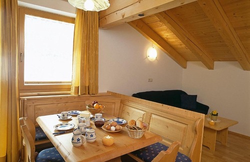 Racines Apartment | Outstanding Fassnauerhof Ridnaun: Pet & Child Friendly Stay