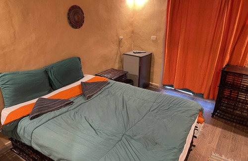 Aswan Bed & Breakfast | Convenient Stay with Fast Internet & Close to Airport